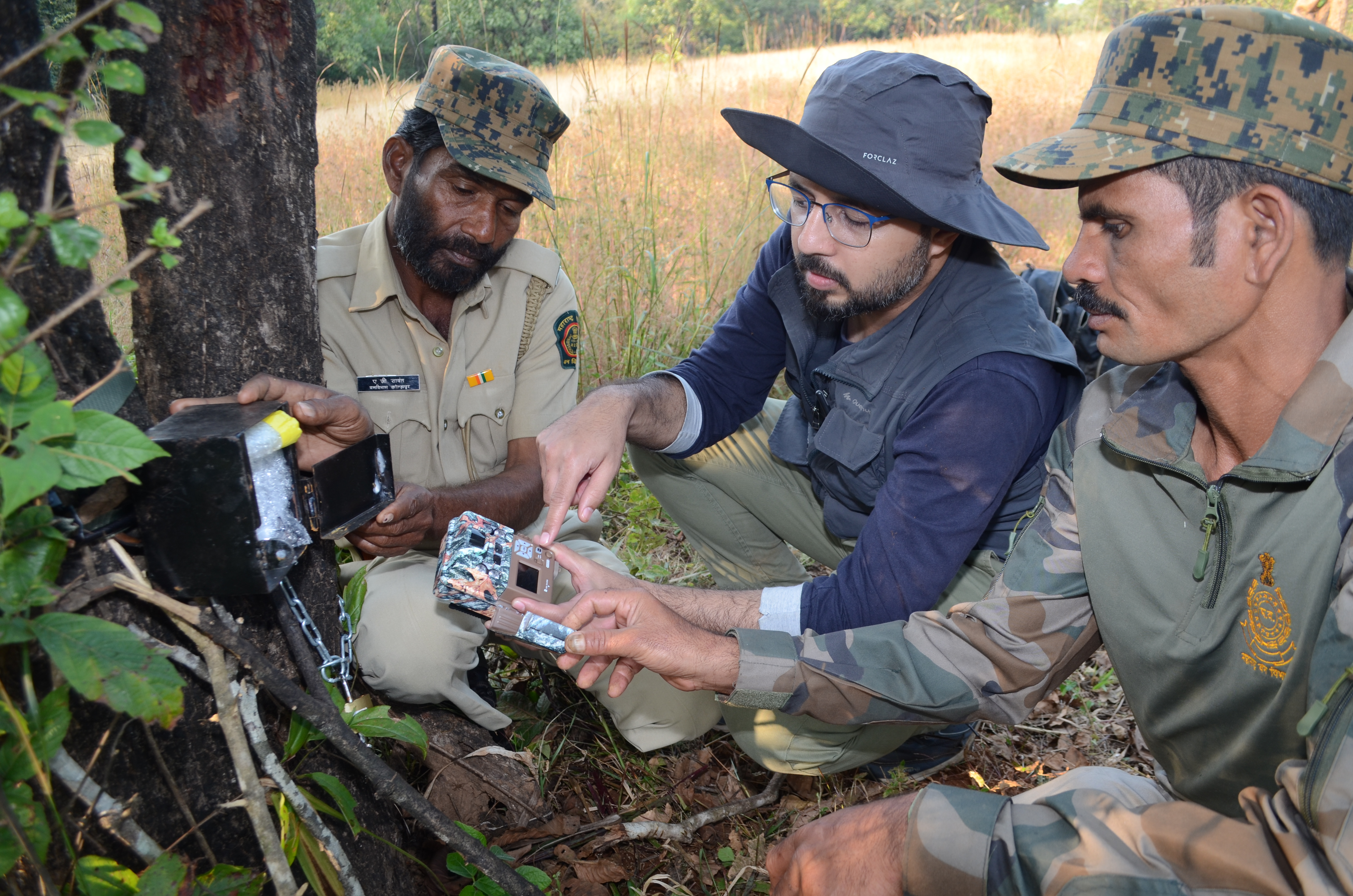 2 Project Head Girish Punjabi Helping the Frontline Forest Staff of the Chandgad and Tillari Conservation Reserves and Also the Wct Field Team Photo by Rizwan Mithawala